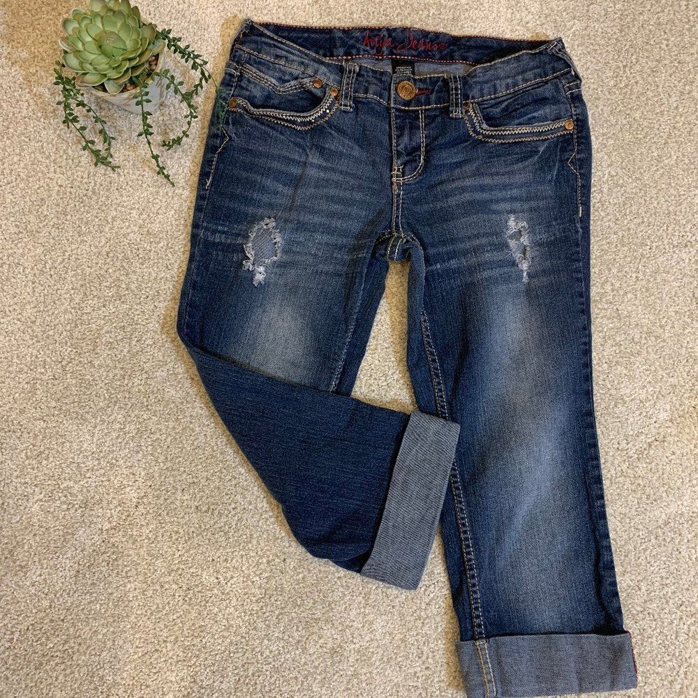 ARIYA  Embroidered Stretch Capri Cuffed Jeans‎ 7/8